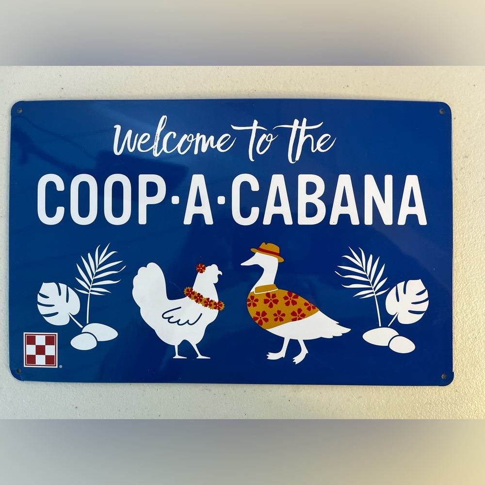 Lot of 2 Charming Chicken-Themed Metal Signs - Red and Blue - Picture 4 of 6